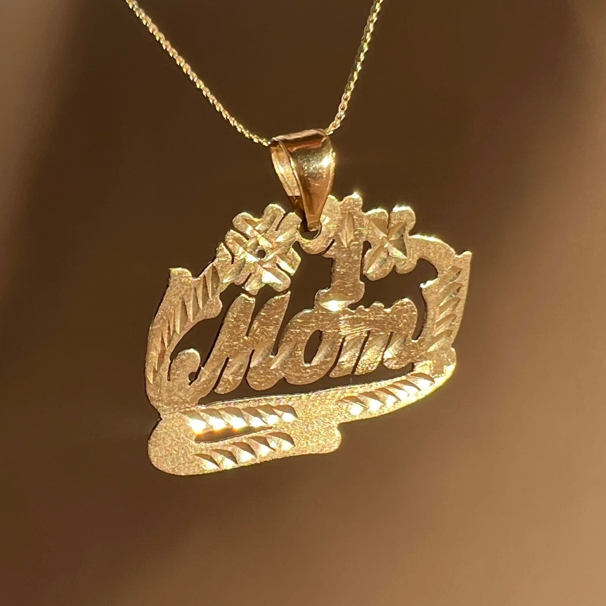 Vintage 14k Number One Mom Necklace 17"