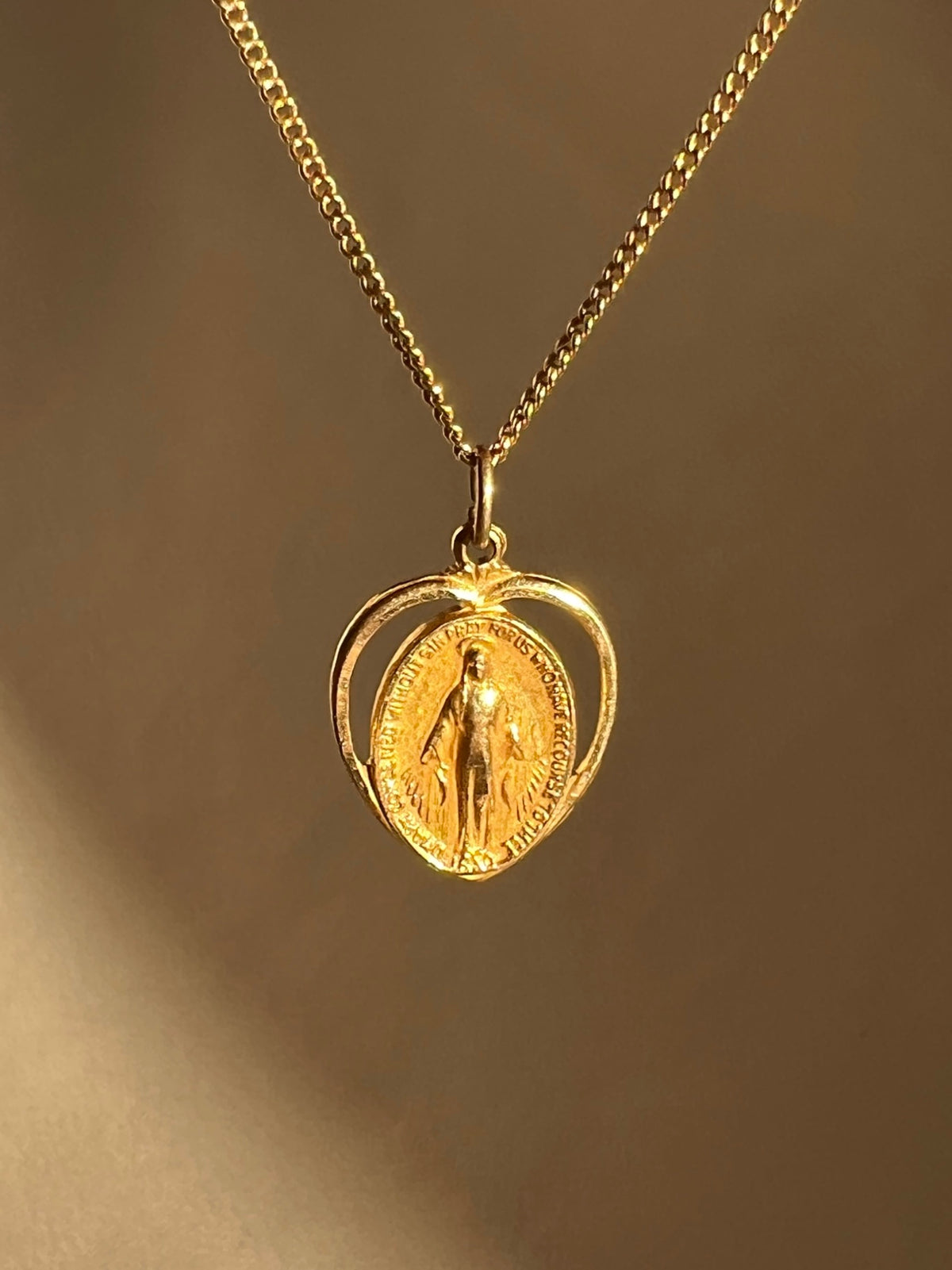 Vintage Mary Heart Necklace 18"