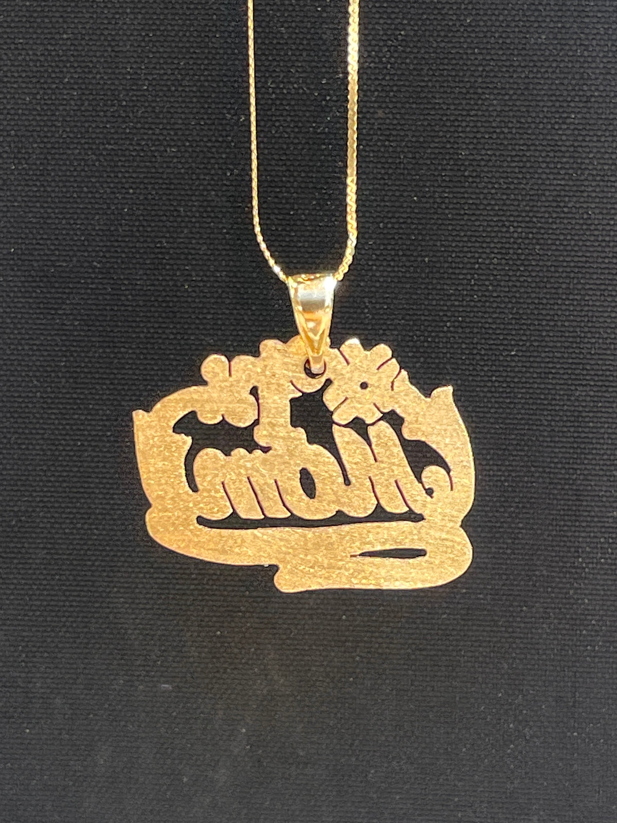 Vintage 14k Number One Mom Necklace 17"