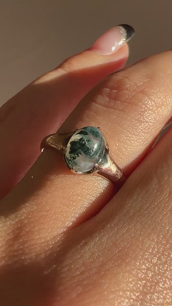 Antique Moss Agate Cabochon Ring