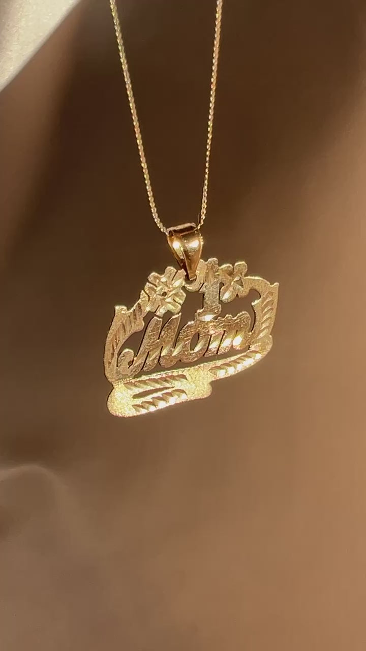 Vintage 14k Number One Mom Necklace 17"