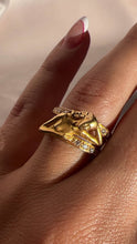 Load and play video in Gallery viewer, Vintage 18k Carrera y Carrera Diamond Goddess Bar Ring
