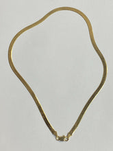 Load image into Gallery viewer, Vintage 14k Italian Herringbone Chain 15&quot;
