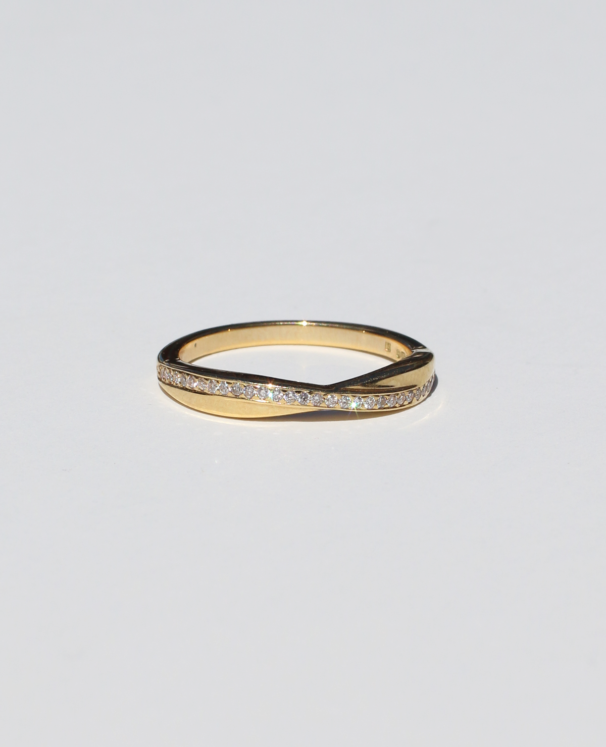 Vintage 18k Crossover Diamond Band