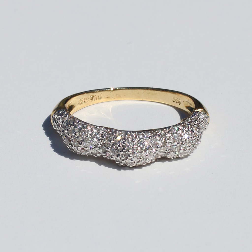 Undulating Pavé Diamond Band