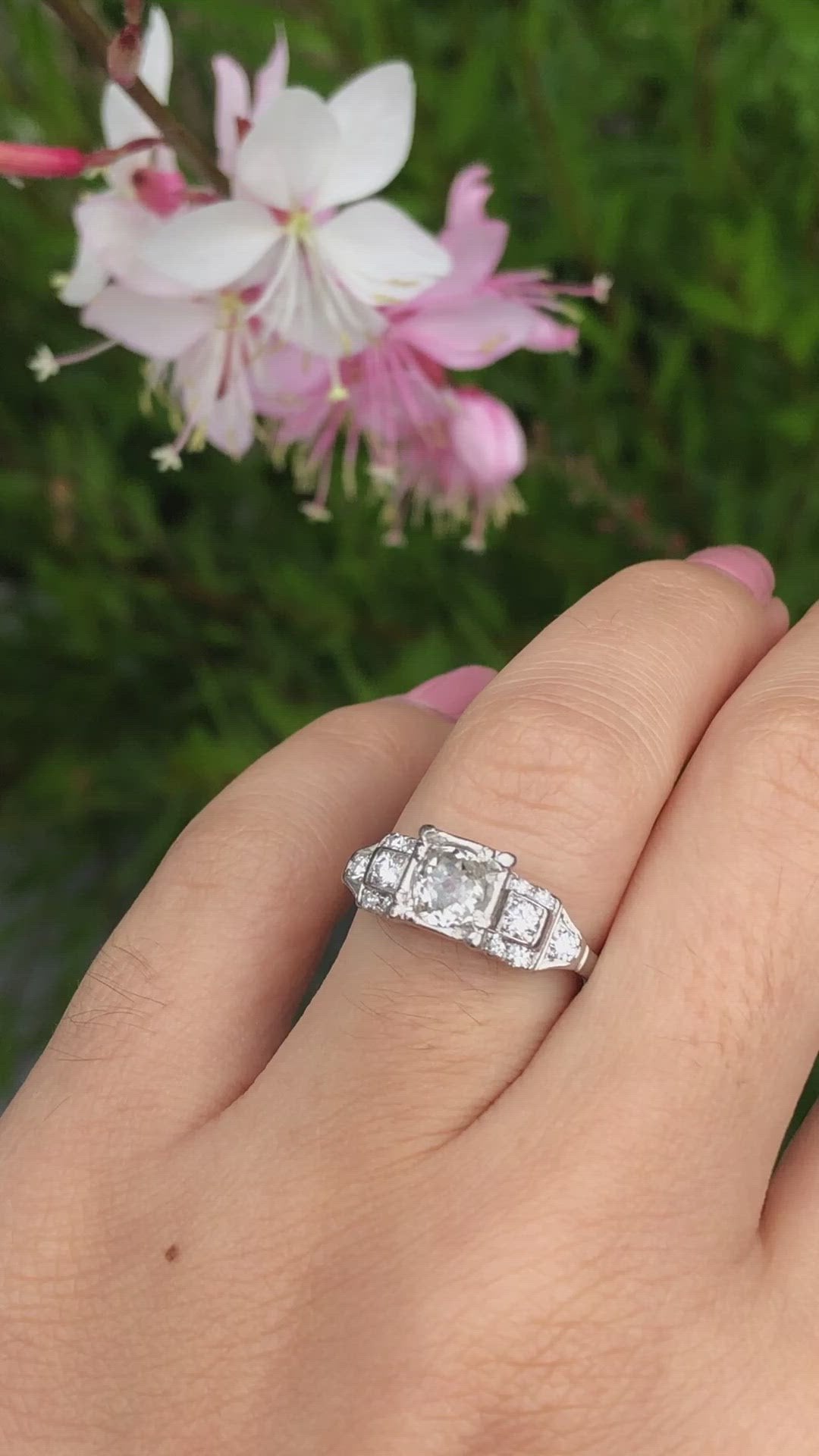 Antique 1.00 carat Art Deco Diamond Platinum Engagement Ring