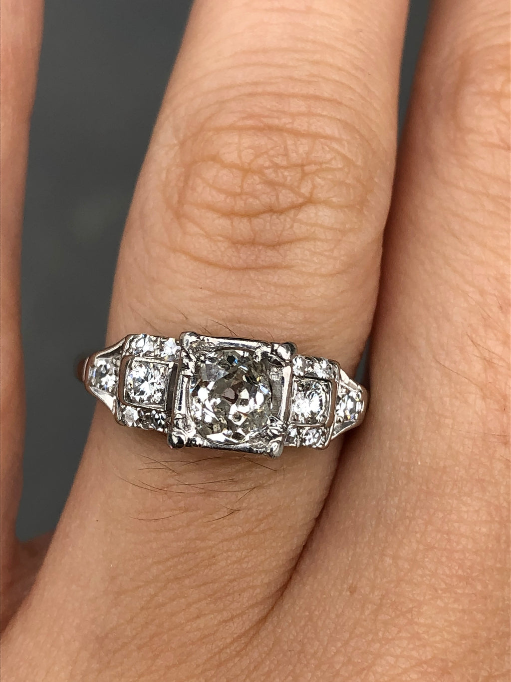 Antique 1.00 carat Art Deco Diamond Platinum Engagement Ring