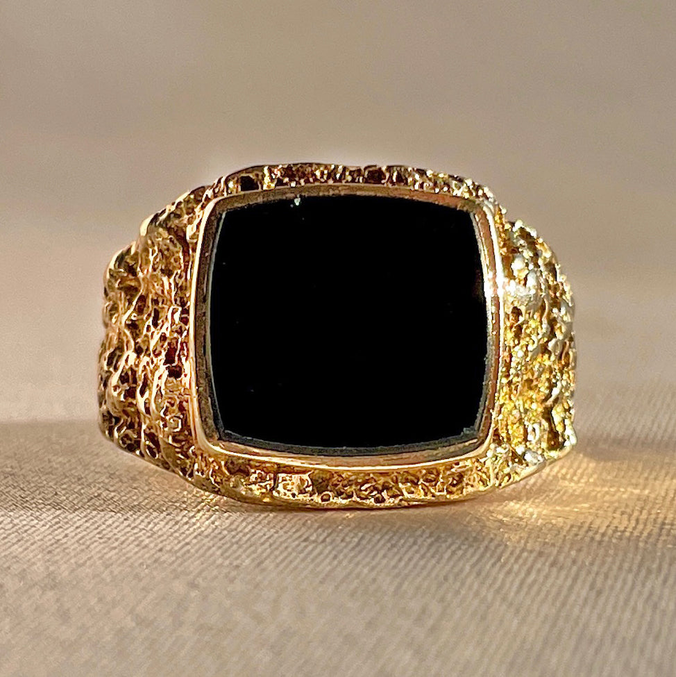 Vintage 9k Onyx Hammered Signet Ring