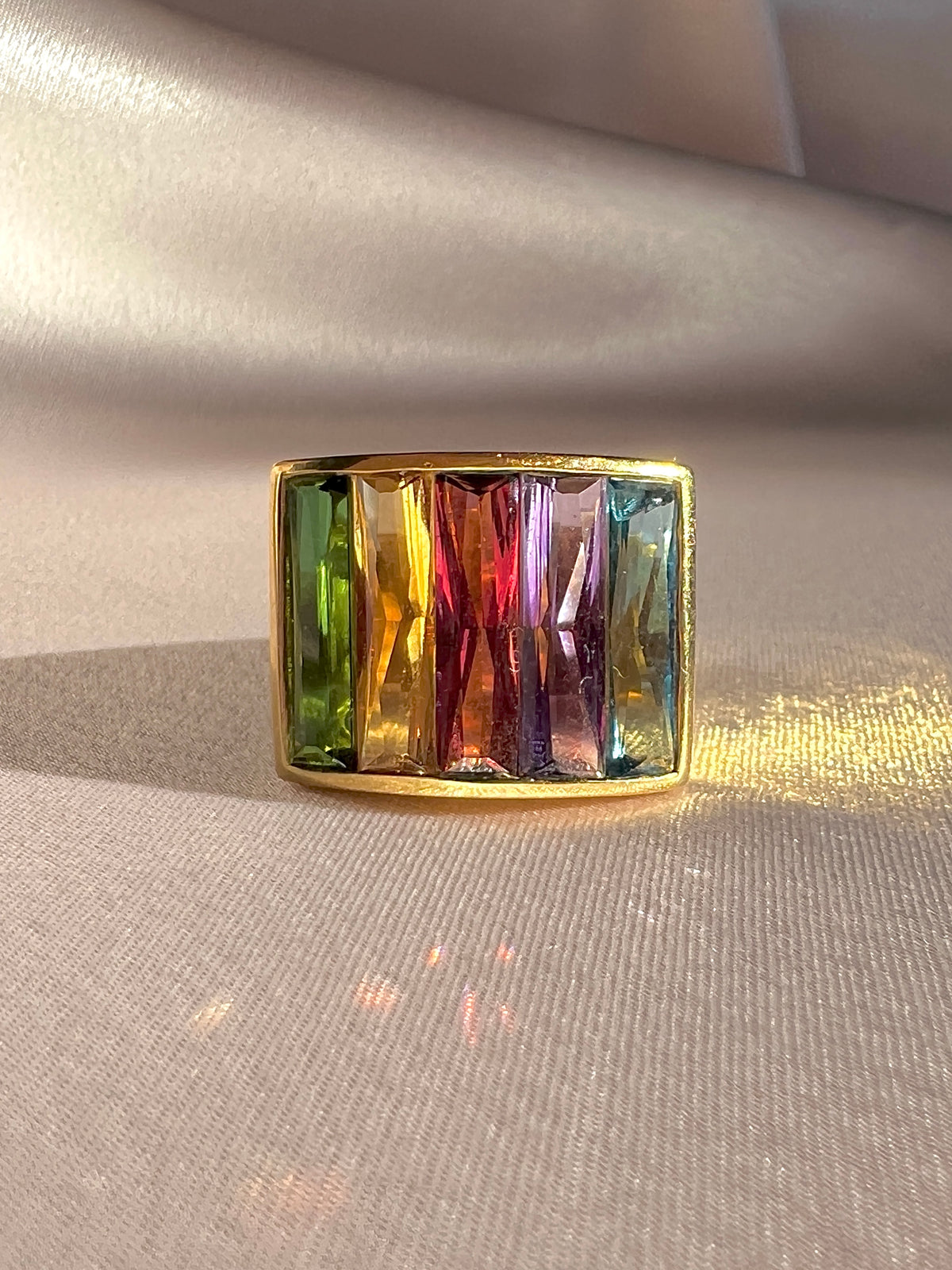 Vintage 18k Rainbow Gemstone Baguette Signet Ring
