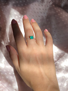 Vintage 18k Columbian Emerald Diamond 1.50 cts Ring