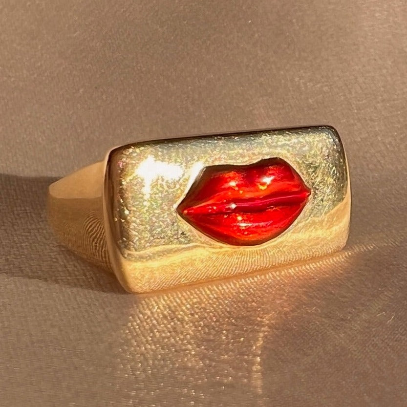 14k Enamel Lips Ring by Alison Lou