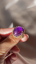 Load and play video in Gallery viewer, Vintage 9k Amethyst Cabochon Cocktail Ring 1970
