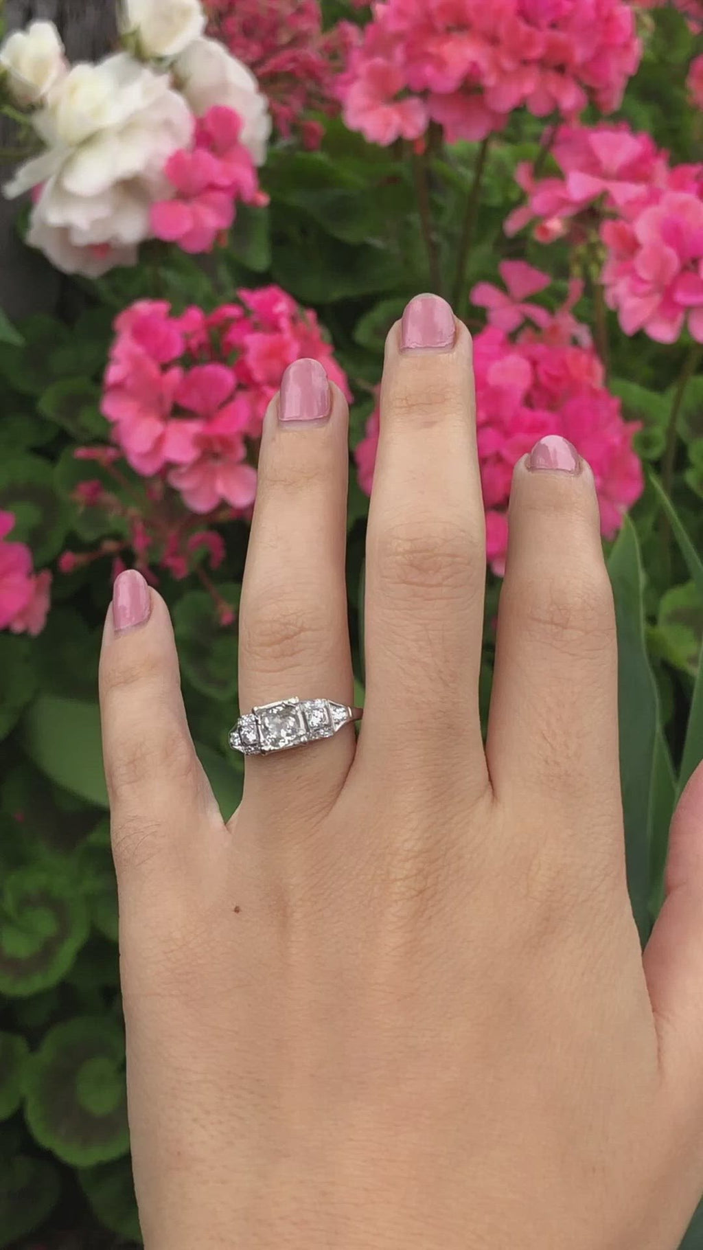 Antique 1.00 carat Art Deco Diamond Platinum Engagement Ring
