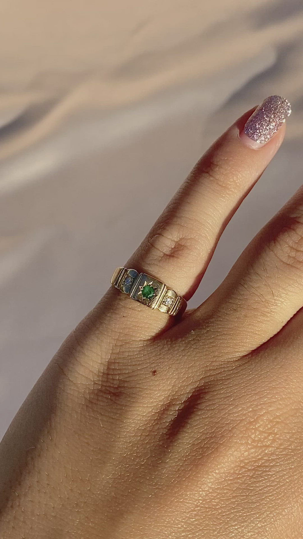 Vintage 9k Emerald Diamond Paneled Gypsy Ring