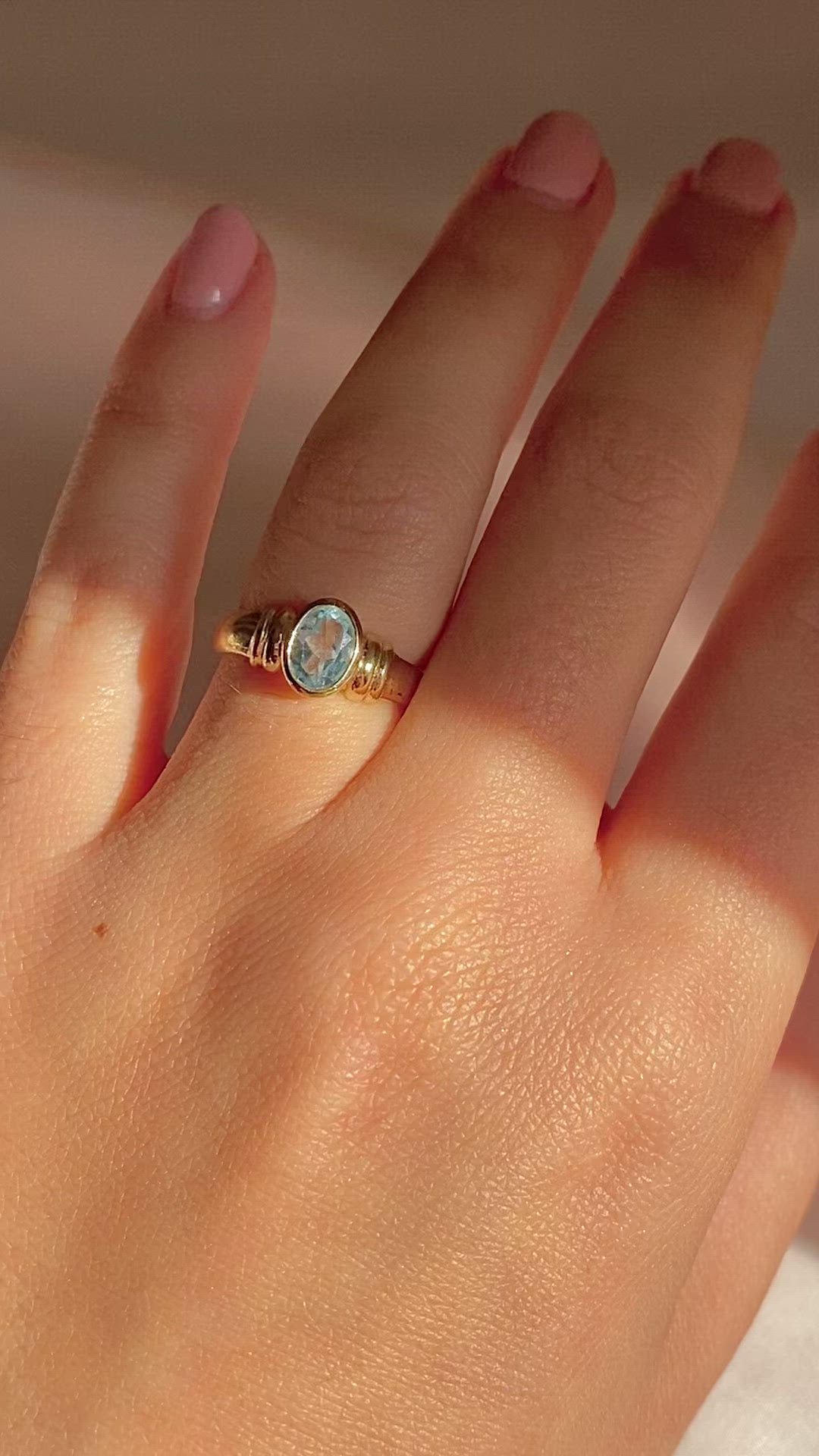 Vintage 9k Oval Topaz Bezel Ring