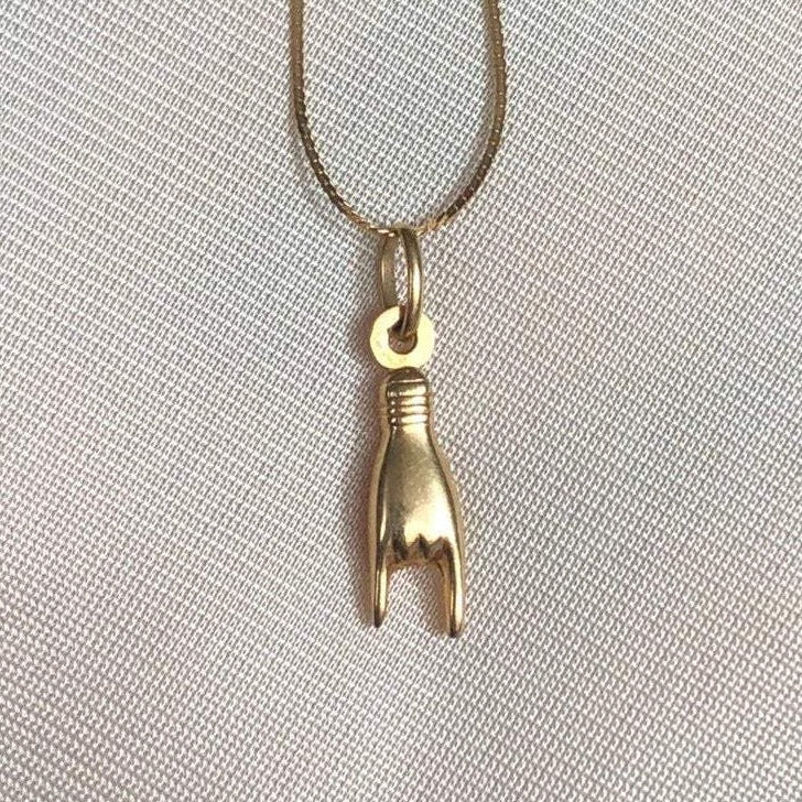 Mano cornuto pendant Clearance