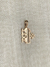 Load image into Gallery viewer, Vintage 14k Gold #1 Mom Pendant Charm
