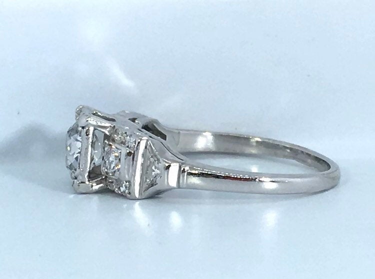 Antique 1.00 carat Art Deco Diamond Platinum Engagement Ring