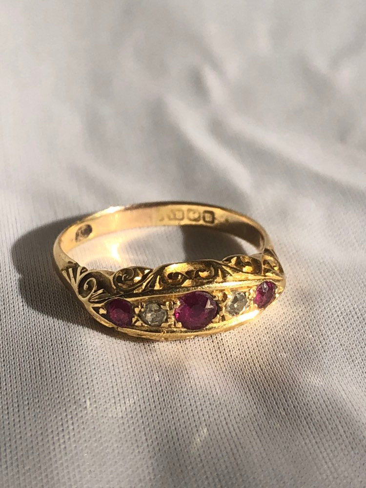 Vintage 18k Gold Diamond and Ruby Five Stone Gypsy Ring