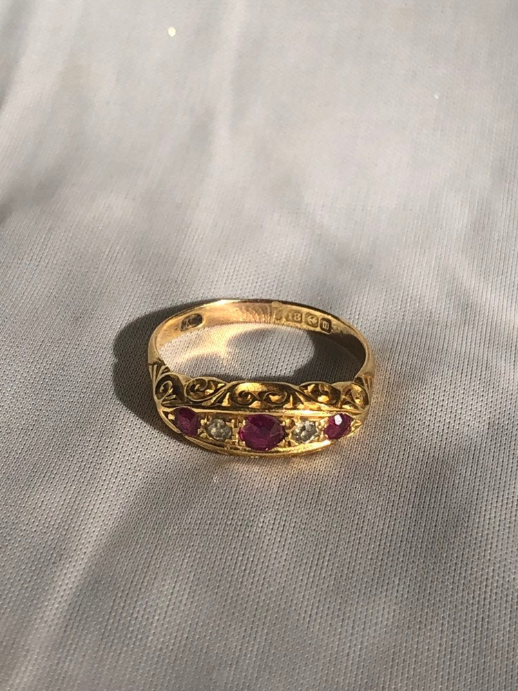 Vintage 18k Gold Diamond and Ruby Five Stone Gypsy Ring