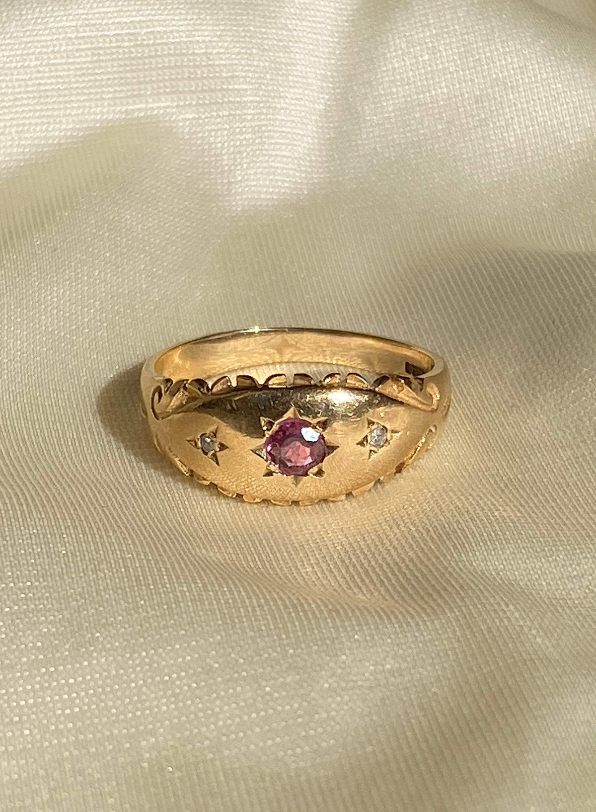 Vintage 9k Gold Ruby and Diamond Starburst Gypsy Ring