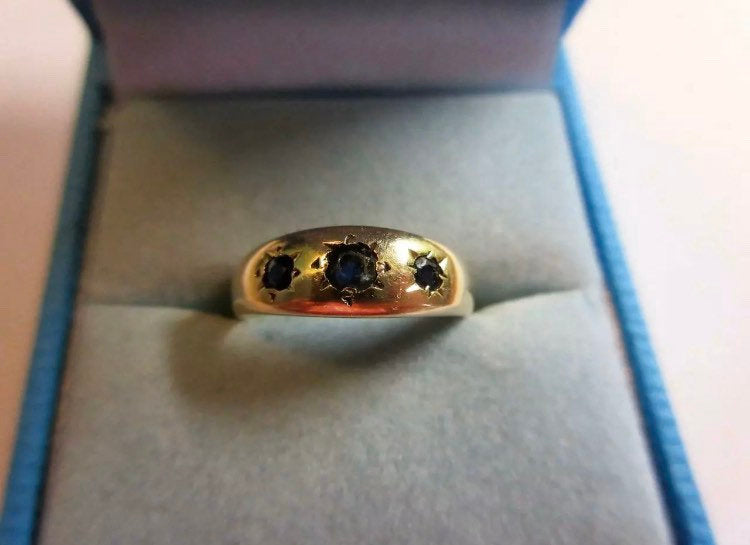 Vintage 9k Gold Sapphire Starburst Gypsy Ring Band