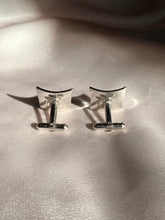 Load image into Gallery viewer, Vintage Mens Cats Eye Chrysoberyl Cuff Links
