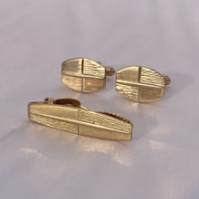 Load image into Gallery viewer, Vintage Mens Classic Textured Cuff Link + Tie Clip Set
