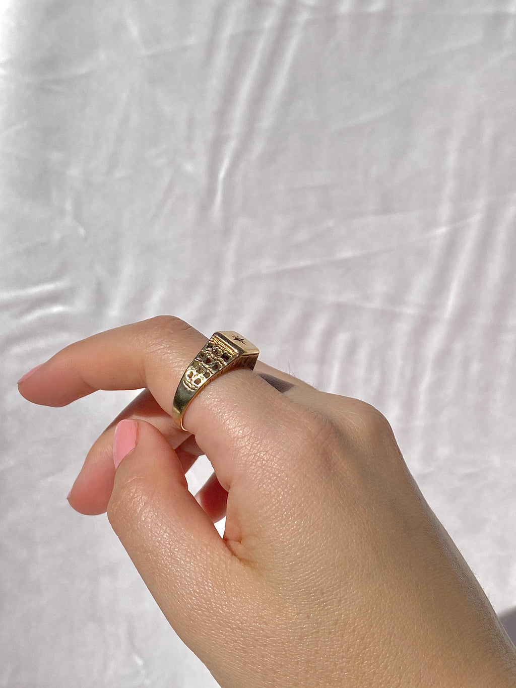 Vintage 9k Gypsy Diamond Signet Ring