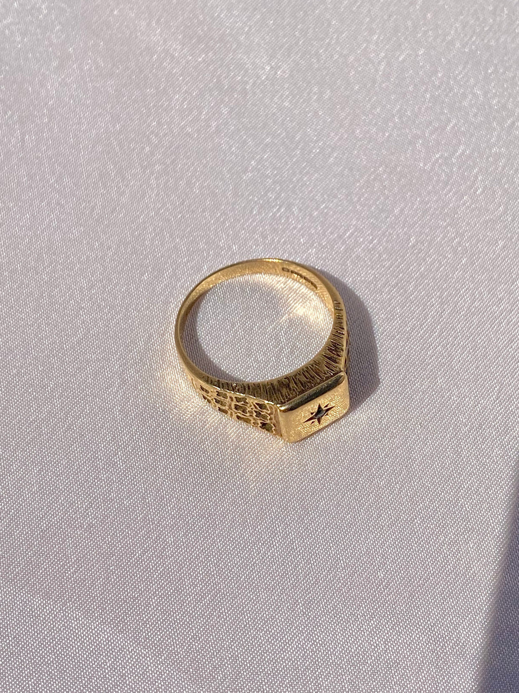 Vintage 9k Gypsy Diamond Signet Ring