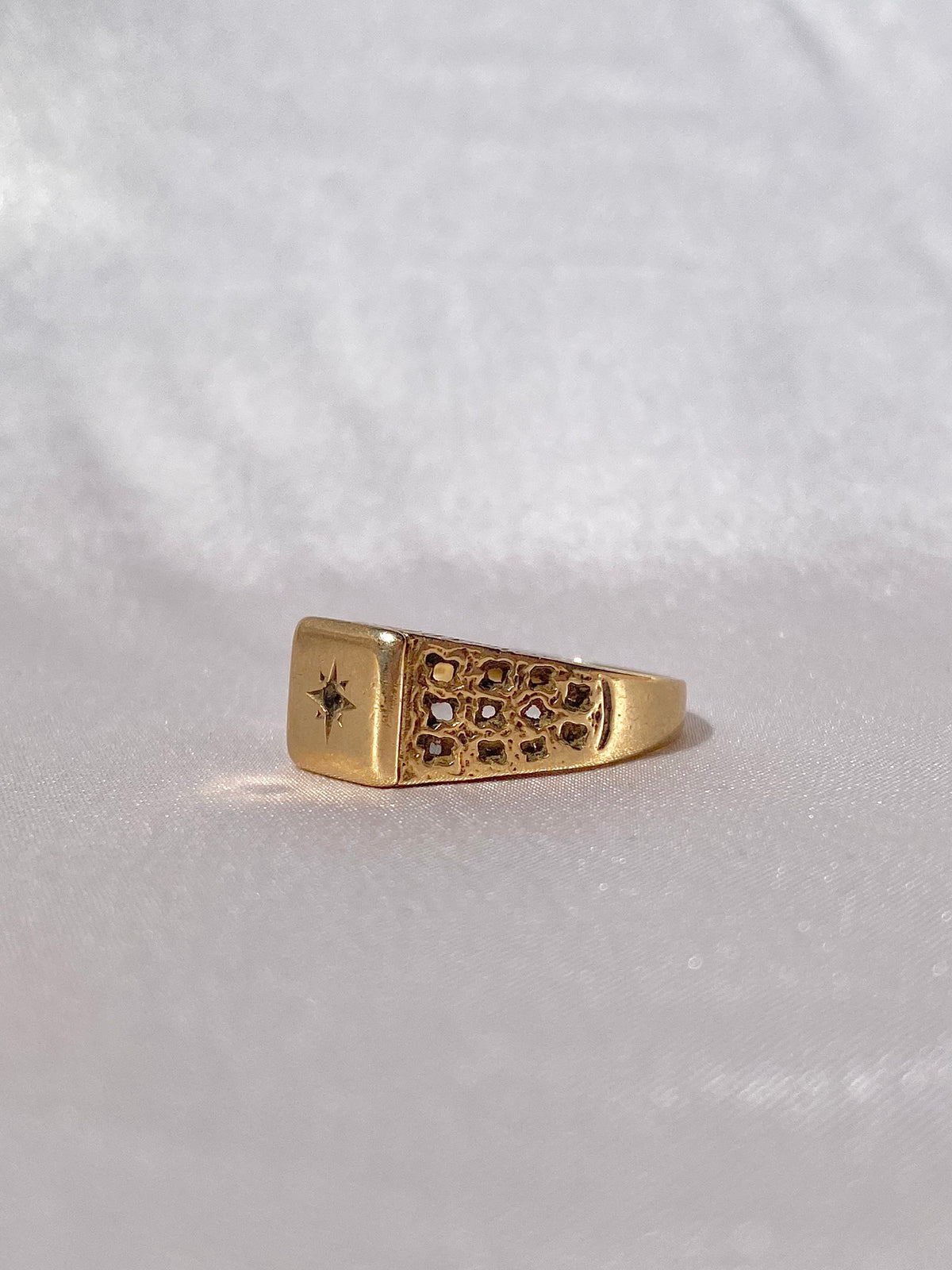 Vintage 9k Gypsy Diamond Signet Ring