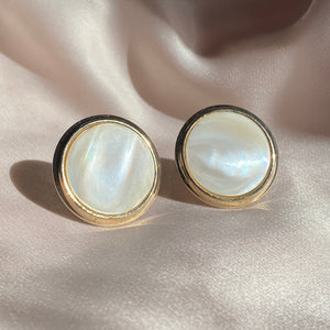 Vintage Mens Mother of Pearl Round Cuff Links