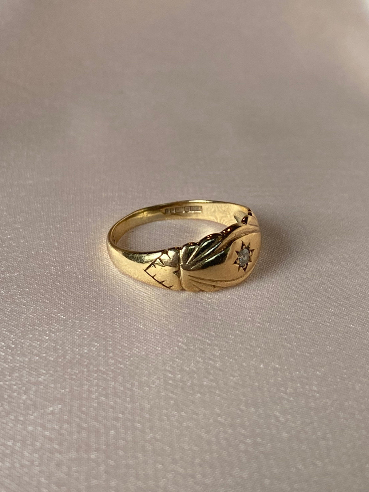 Vintage 9k Diamond Gypsy Ring 1987