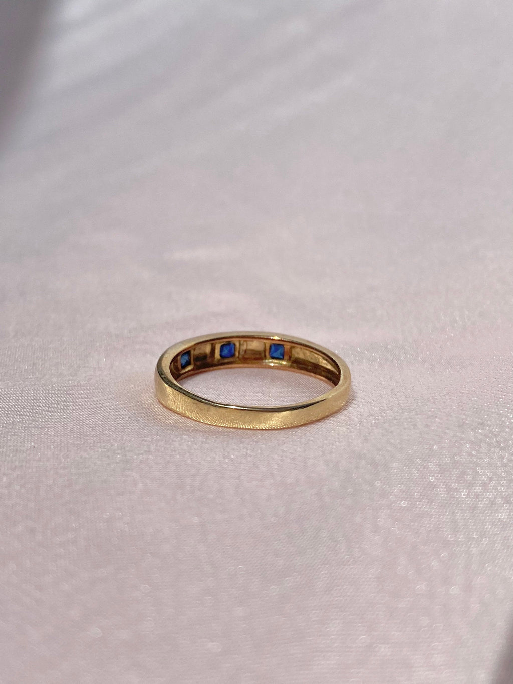 Vintage 9k Gypsy Set Sapphire Ring