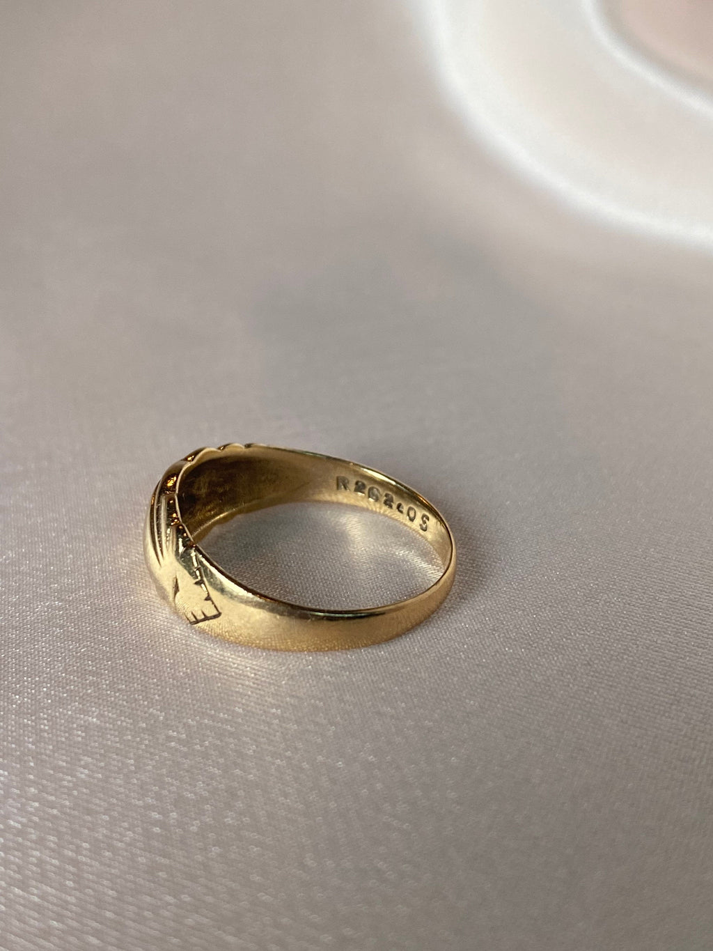 Vintage 9k Diamond Gypsy Ring 1987