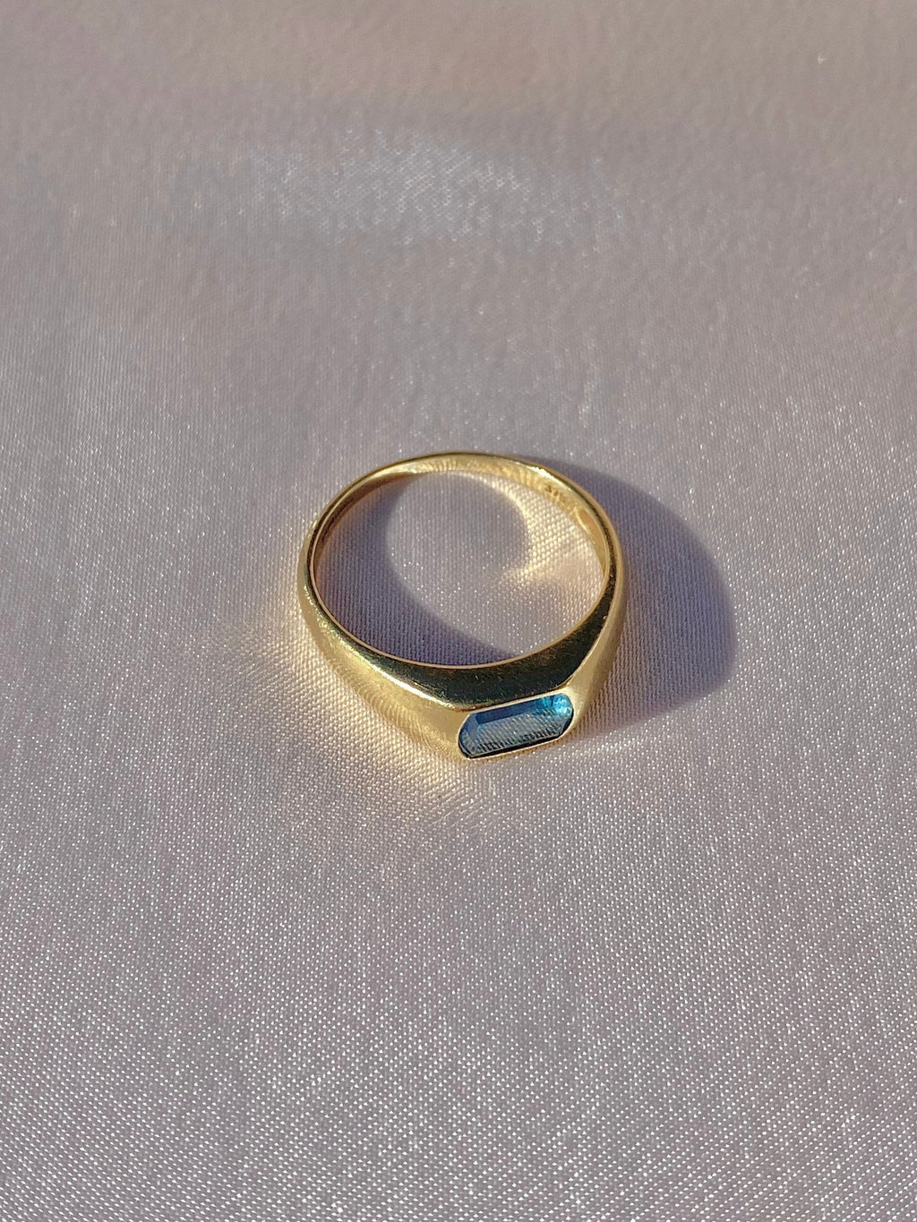 Vintage 9k Topaz Gypsy Cushion Signet Ring