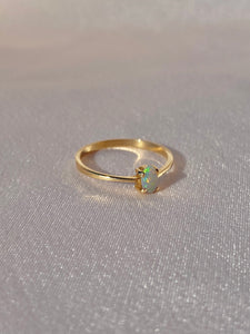 Vintage 9k Opal Cabochon Dainty Ring