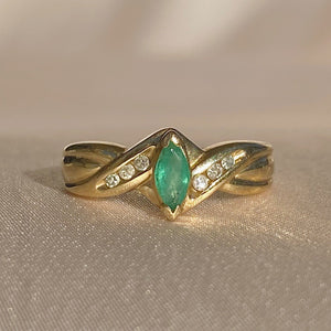 Vintage 9k Emerald Diamond Twist Ring