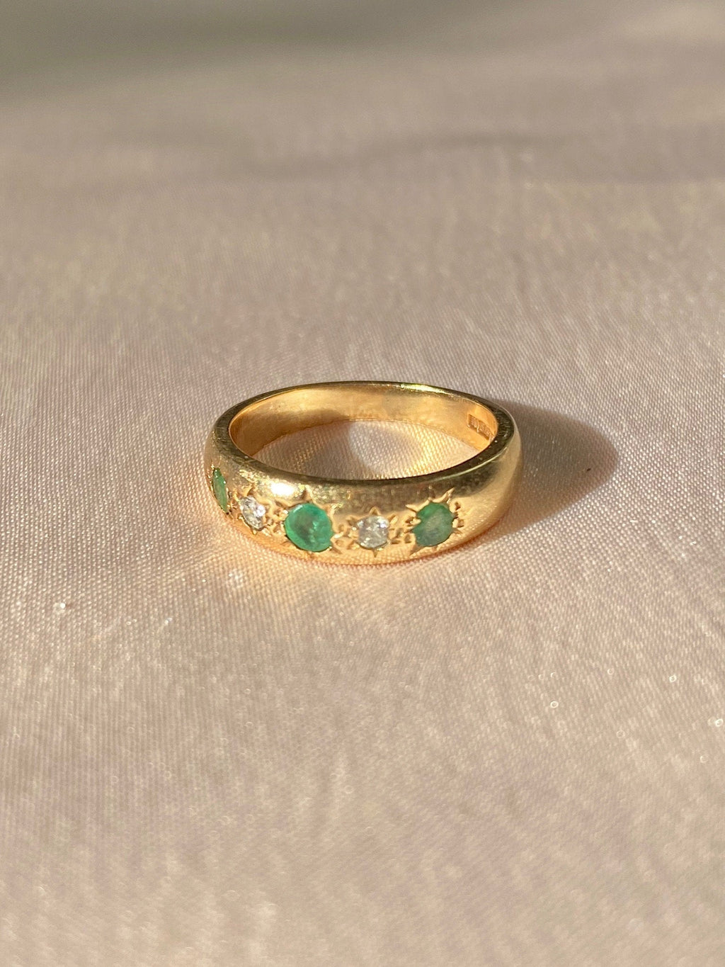 Vintage 9k Emerald Diamond Eternity Gypsy Ring