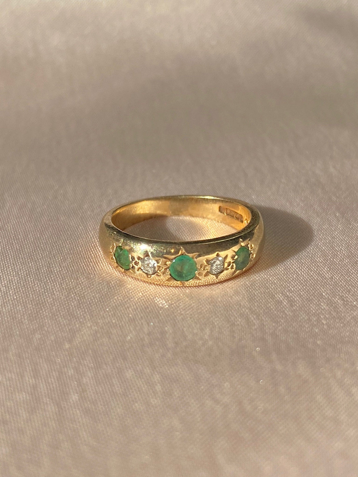 Vintage 9k Emerald Diamond Eternity Gypsy Ring