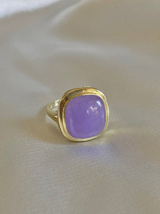 Vintage 14k Purple Jade Cabochon Ring