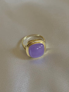 Vintage 14k Purple Jade Cabochon Ring