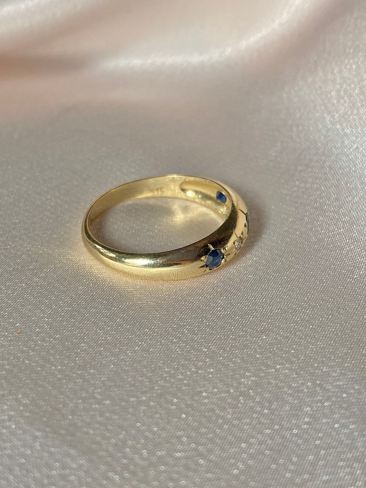 Vintage 9k Sapphire Diamond Eternity Gypsy Ring