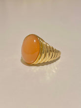 Load image into Gallery viewer, Vintage 14k Peach Moonstone Cabochon Signet Ring
