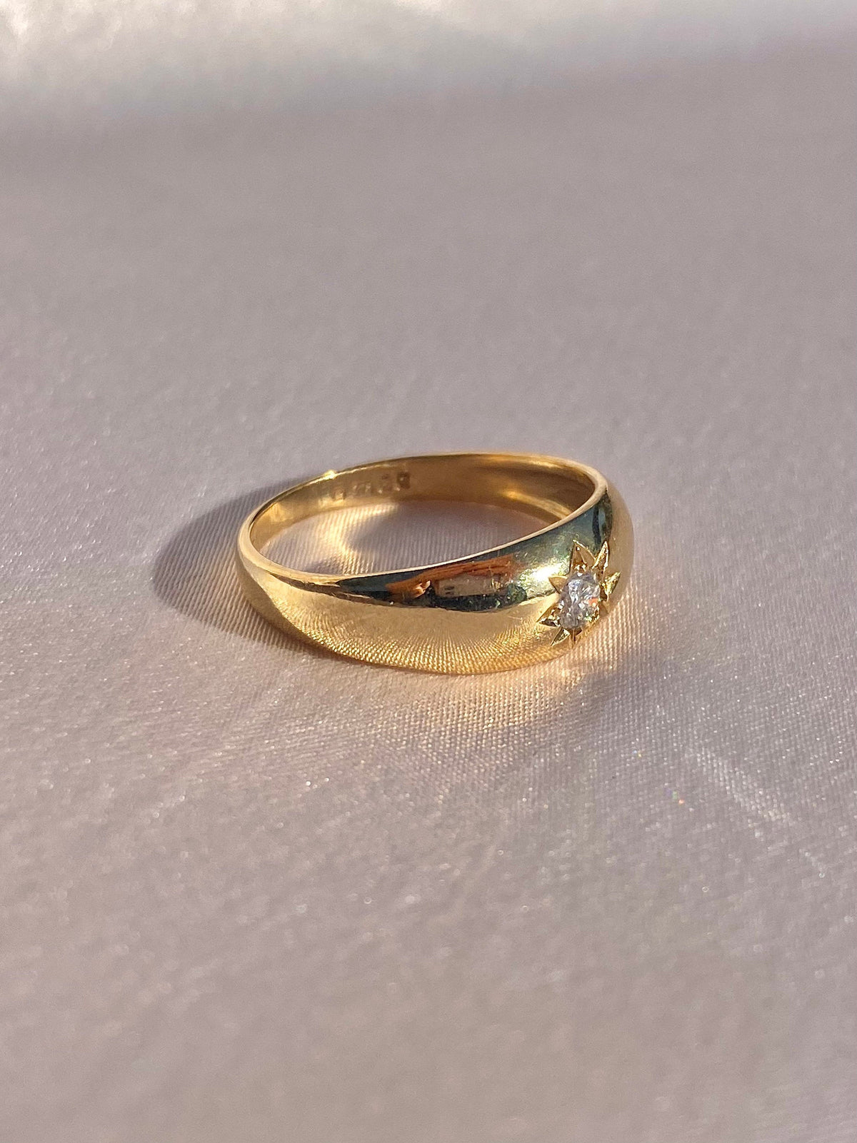 Vintage 9k Solitaire Diamond Starburst Gypsy Ring 1987