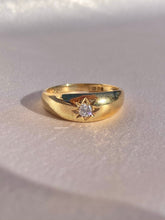 Load image into Gallery viewer, Vintage 9k Solitaire Diamond Starburst Gypsy Ring 1987

