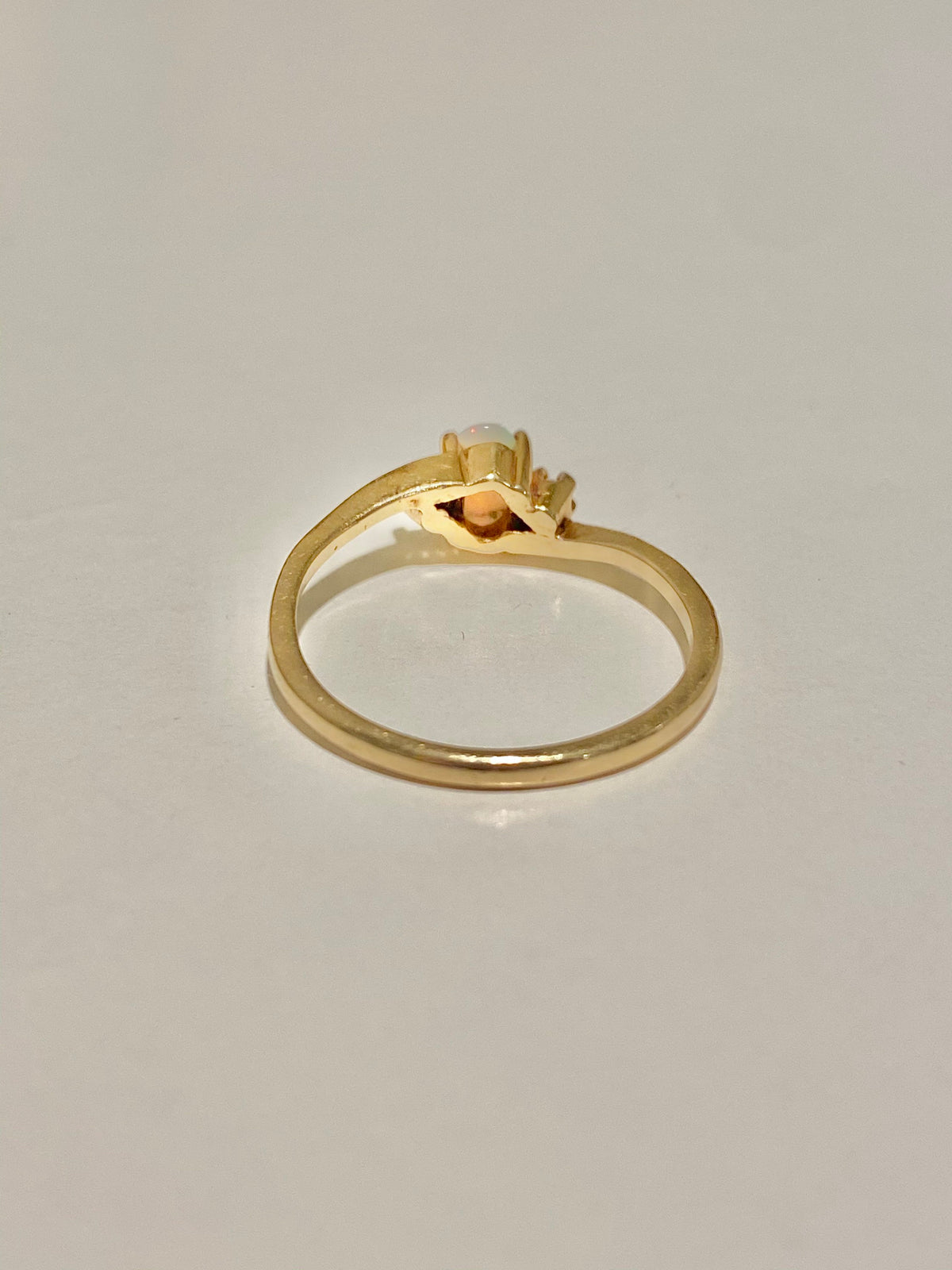 Vintage 14k Diamond Opal Cabochon Dainty Ring