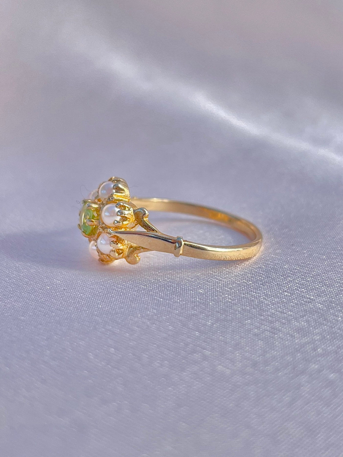 Vintage 9k Peridot Pearl Cluster Ring