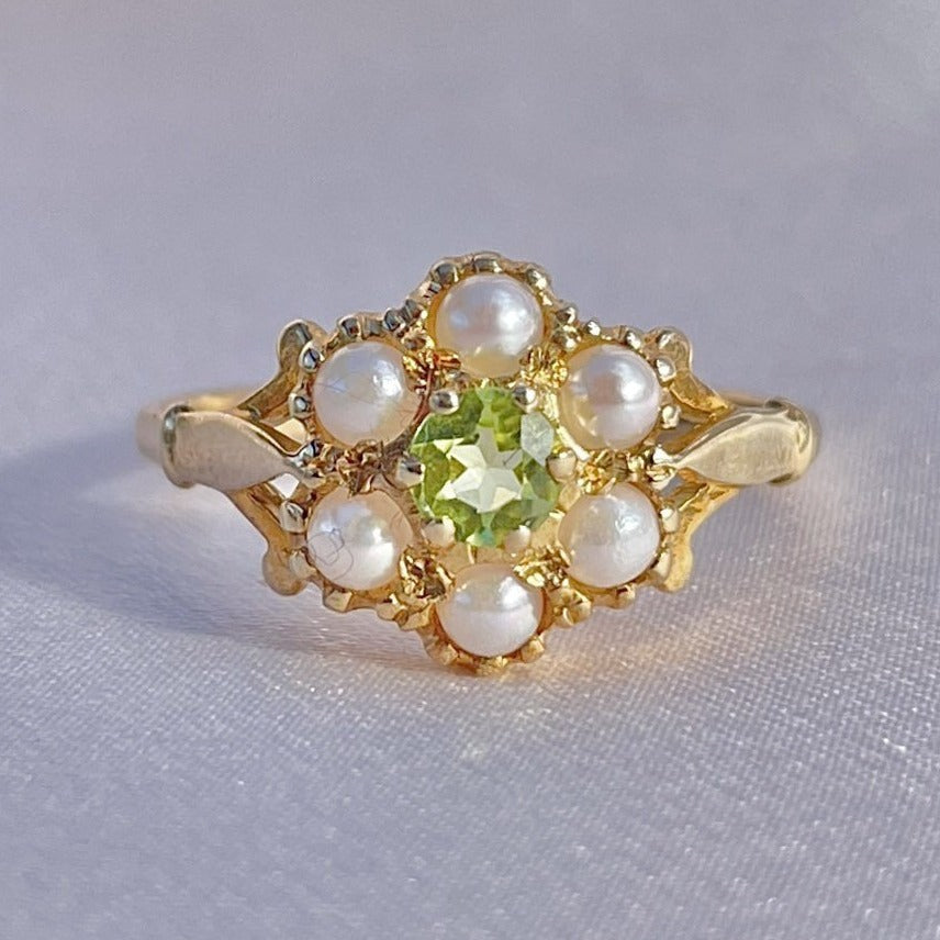 Vintage 9k Peridot Pearl Cluster Ring