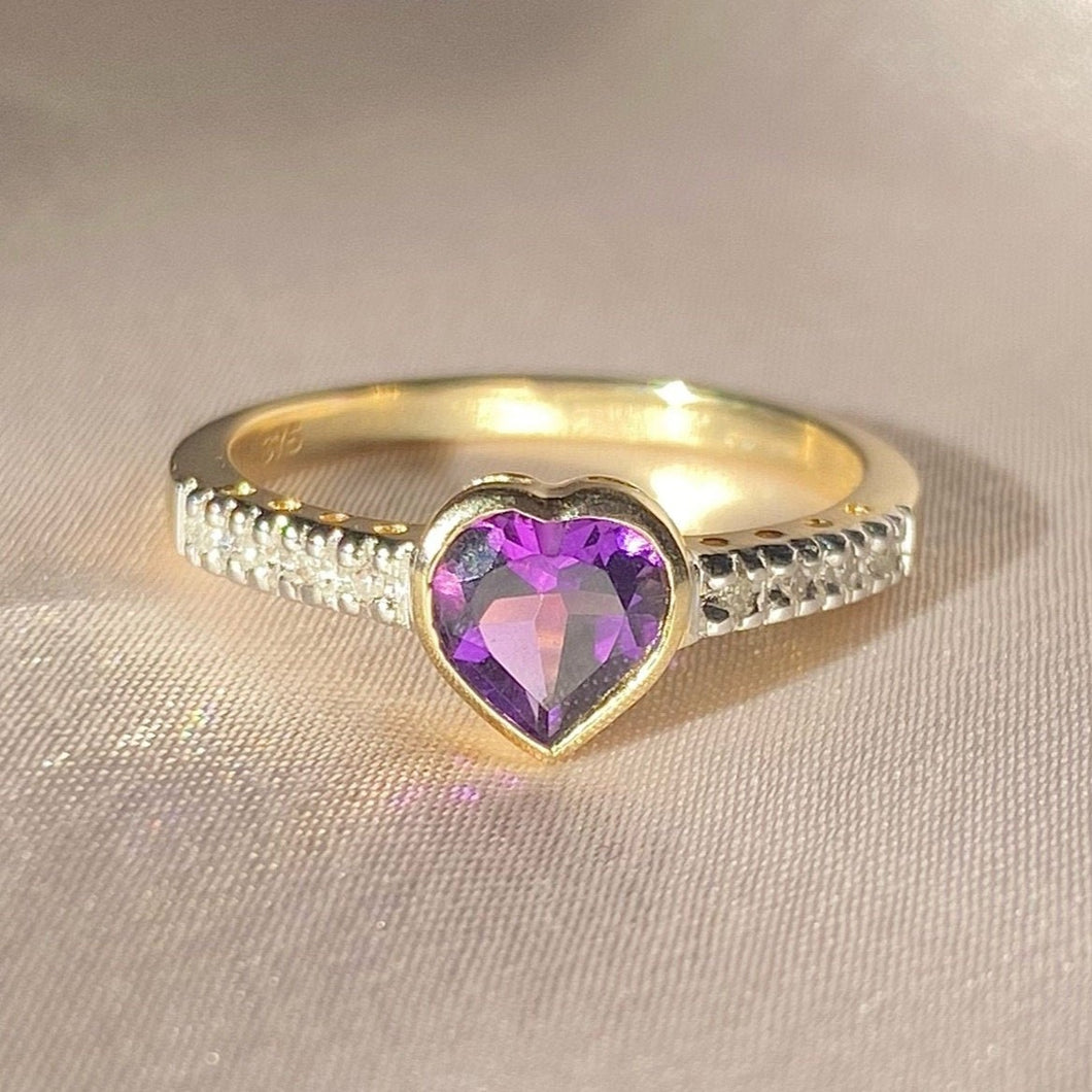 9k Amethyst Diamond Heart Pavé Ring